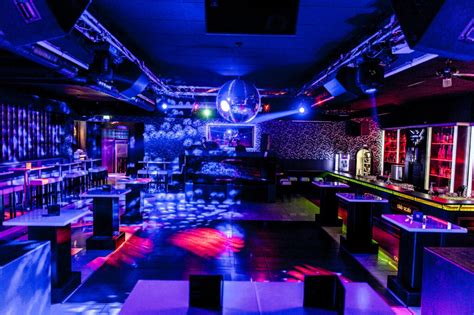 Exploring the Club Scene in Frankfurt with Sophiosh777 .